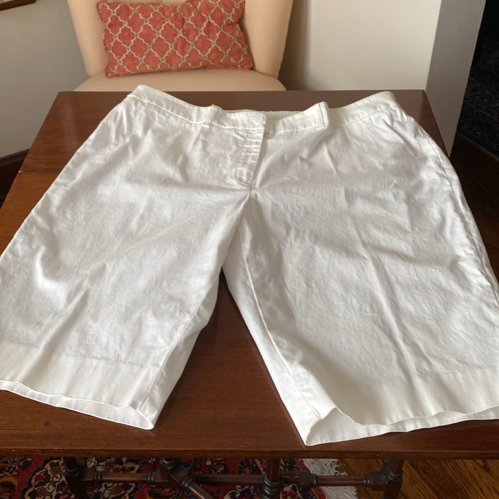 Jones New York Signature Woman White 96% Cotton 4% Spandex Bermuda Shorts 18W